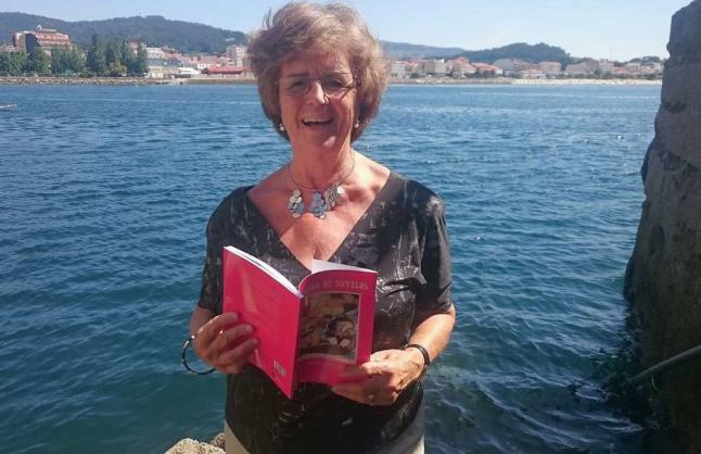 Loliña Chamadoira presenta su libro "O asubío do tempo" en la sede del club